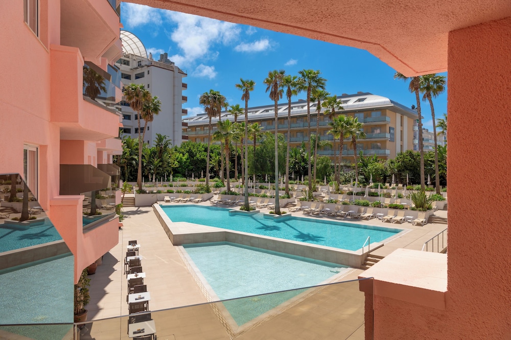 Premium Triple Room, Pool View (Suite 3 Adults)