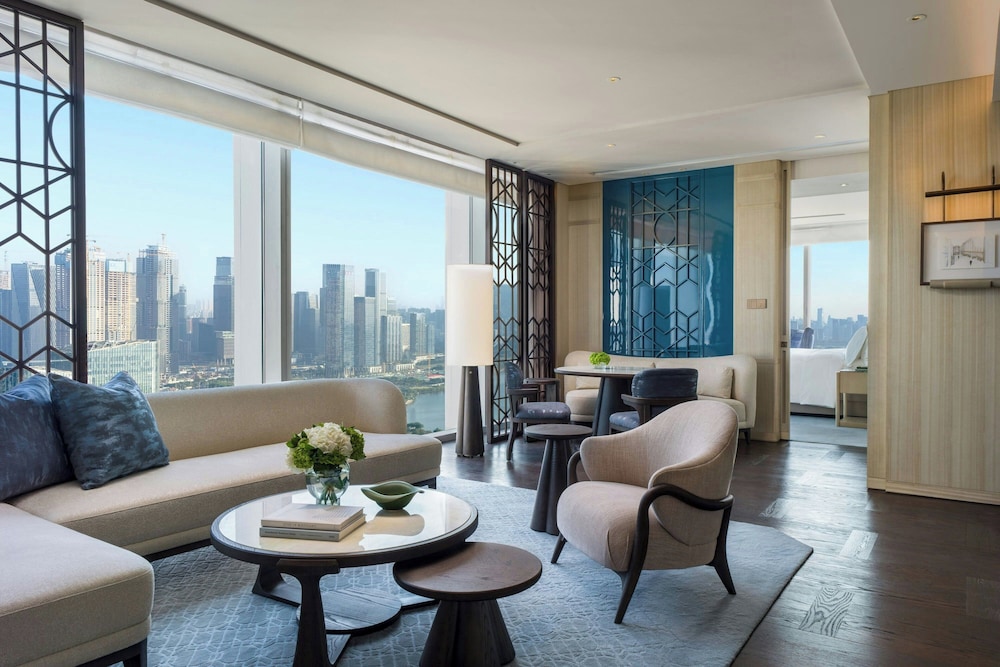 Suite, 1 King Bed, Bay View