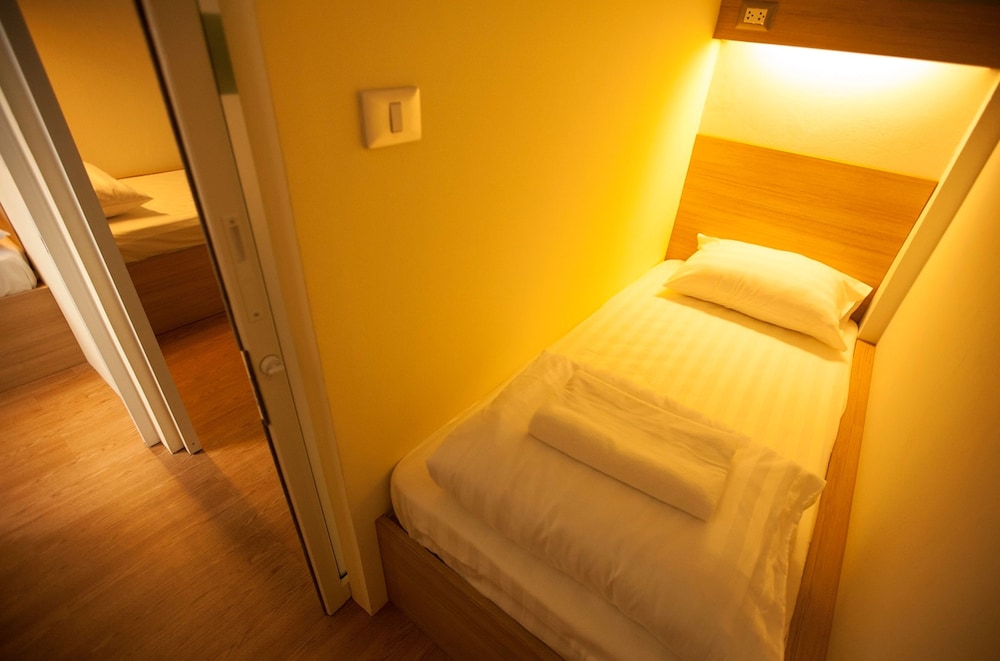 Single Bed with Shared Bathroom photo 2