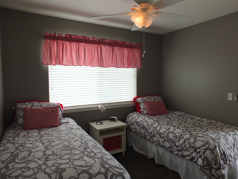 Condo, 2 Bedrooms photo 2