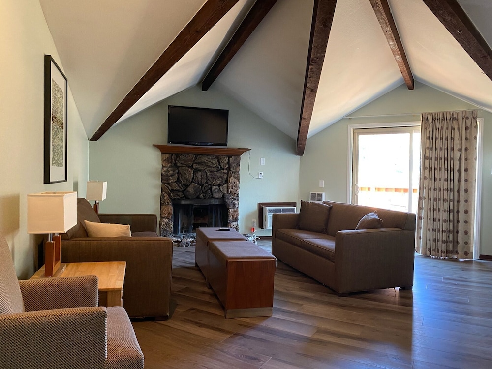 King Suite - Photo 5