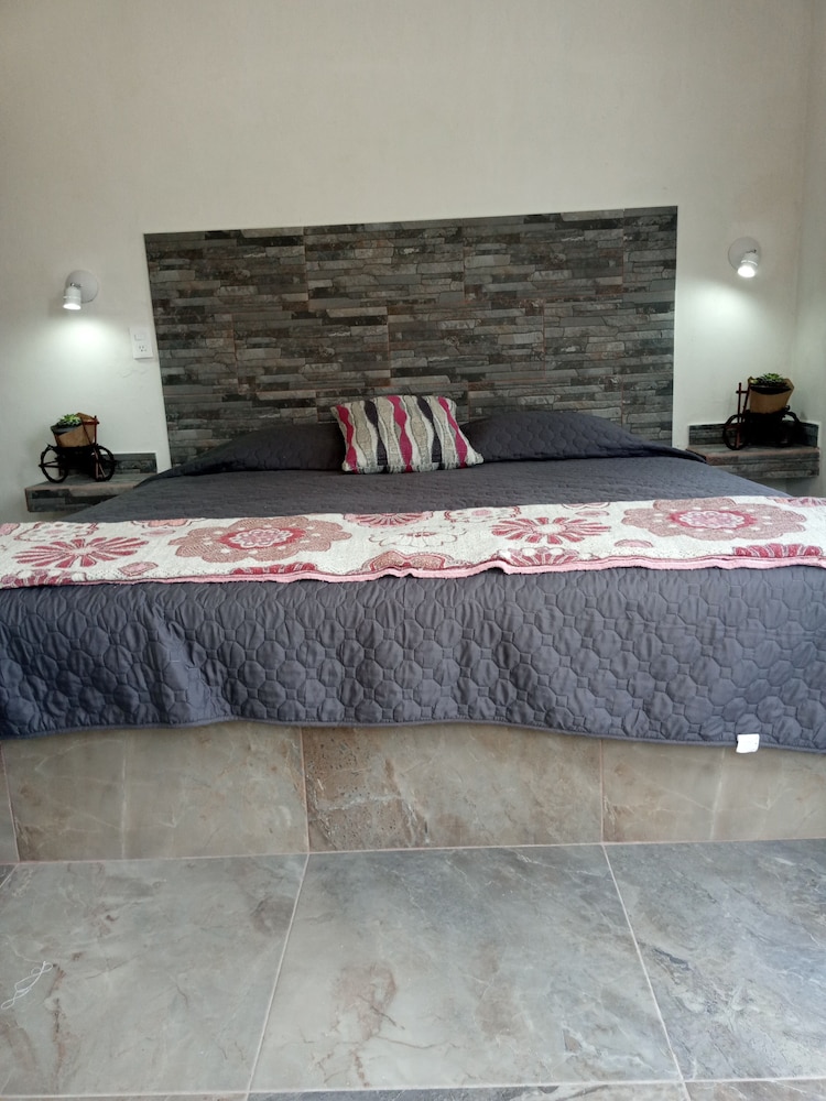 Deluxe Studio Suite
