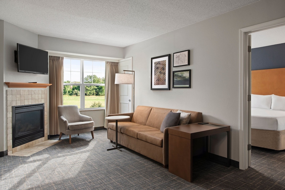 Suite, 1 Bedroom - Photo 1