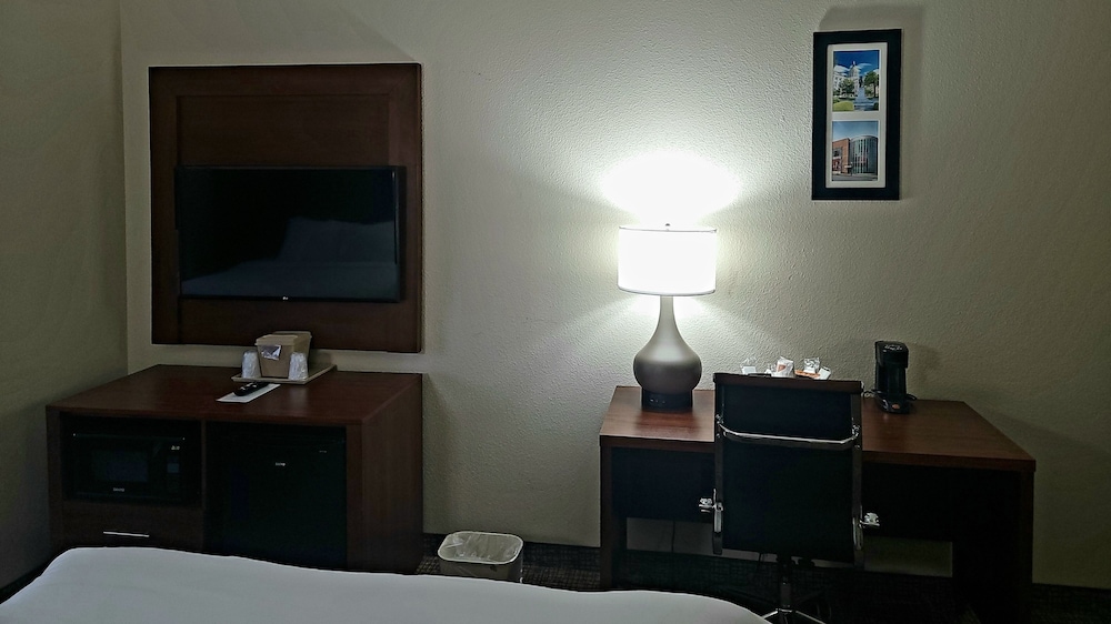 Suite, 2 Queen Beds, Non Smoking - Photo 7