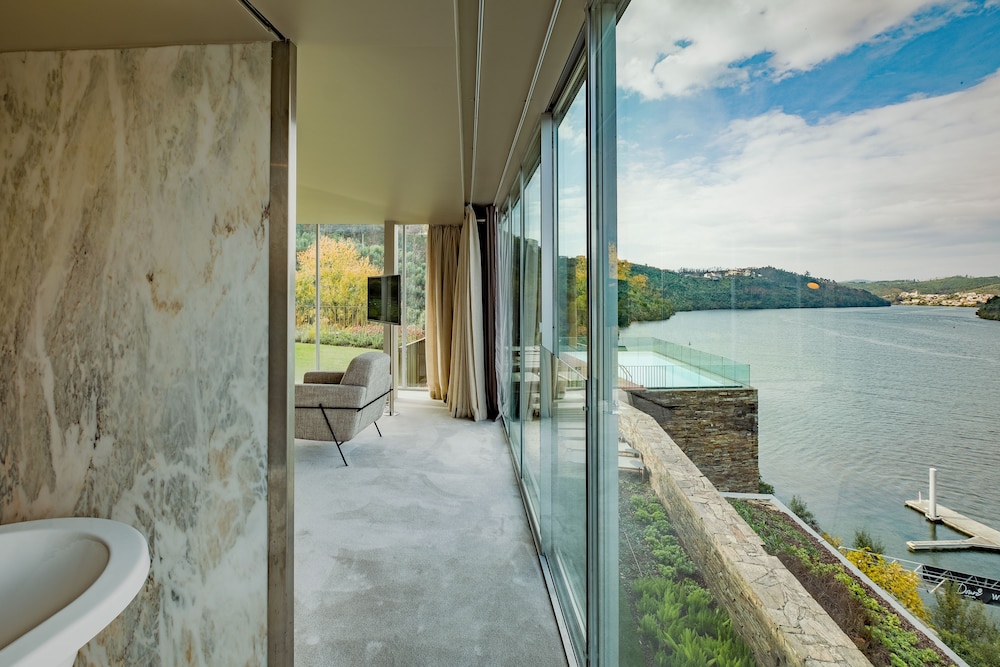 Panoramic Suite, River View (Collection) - Photo 9