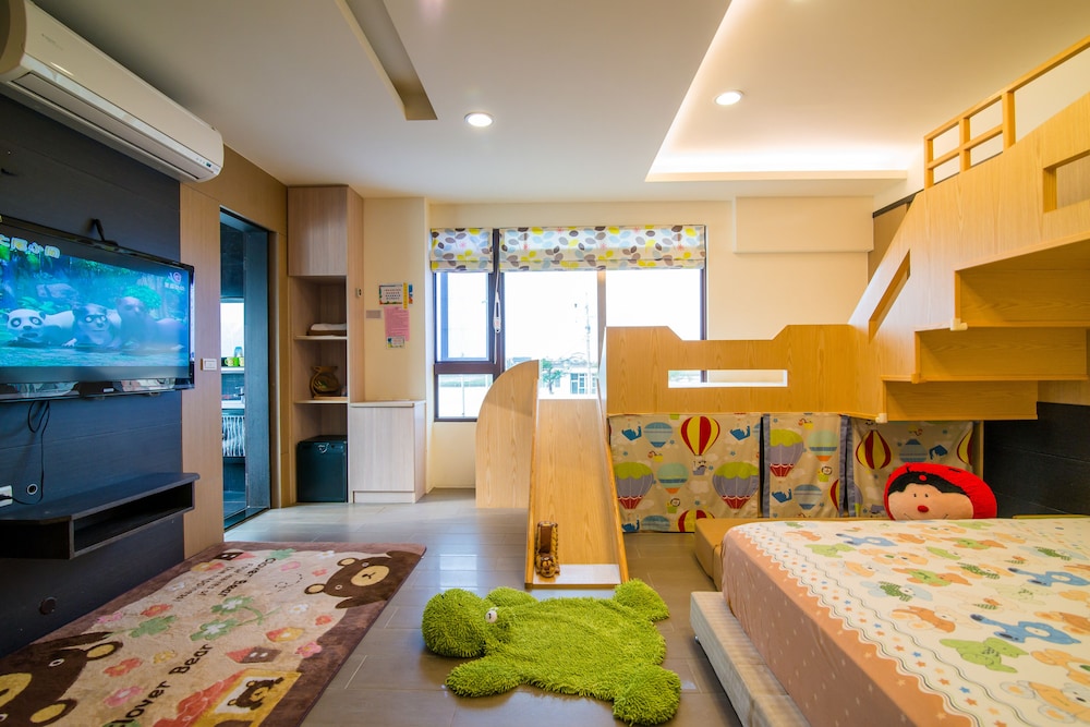 Family Quadruple Room, 1 Bedroom, Bathtub photo 1