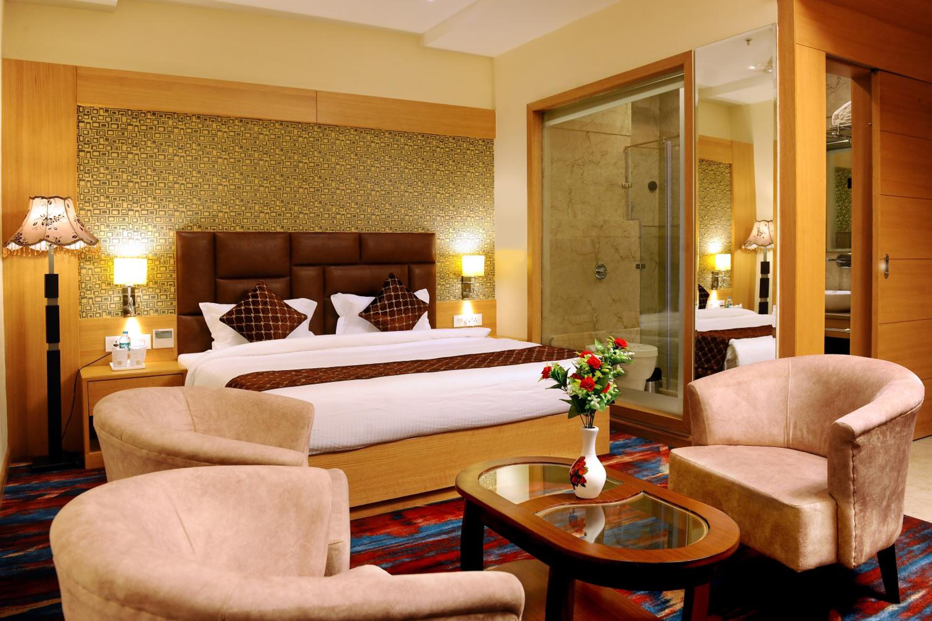 Executive Suite - Photo 1