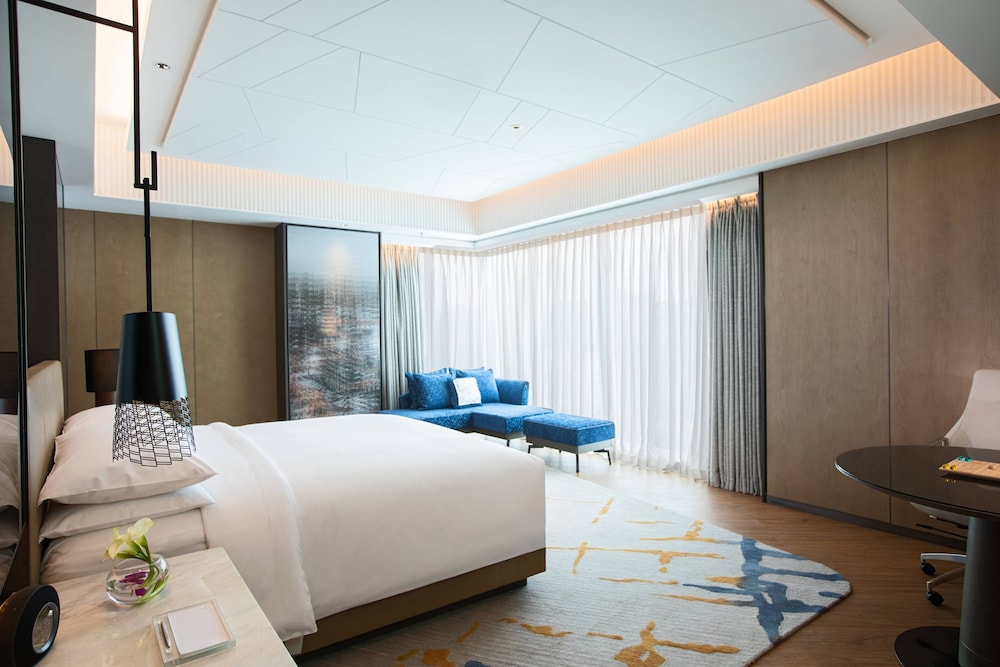 Room, 1 King Bed, City View