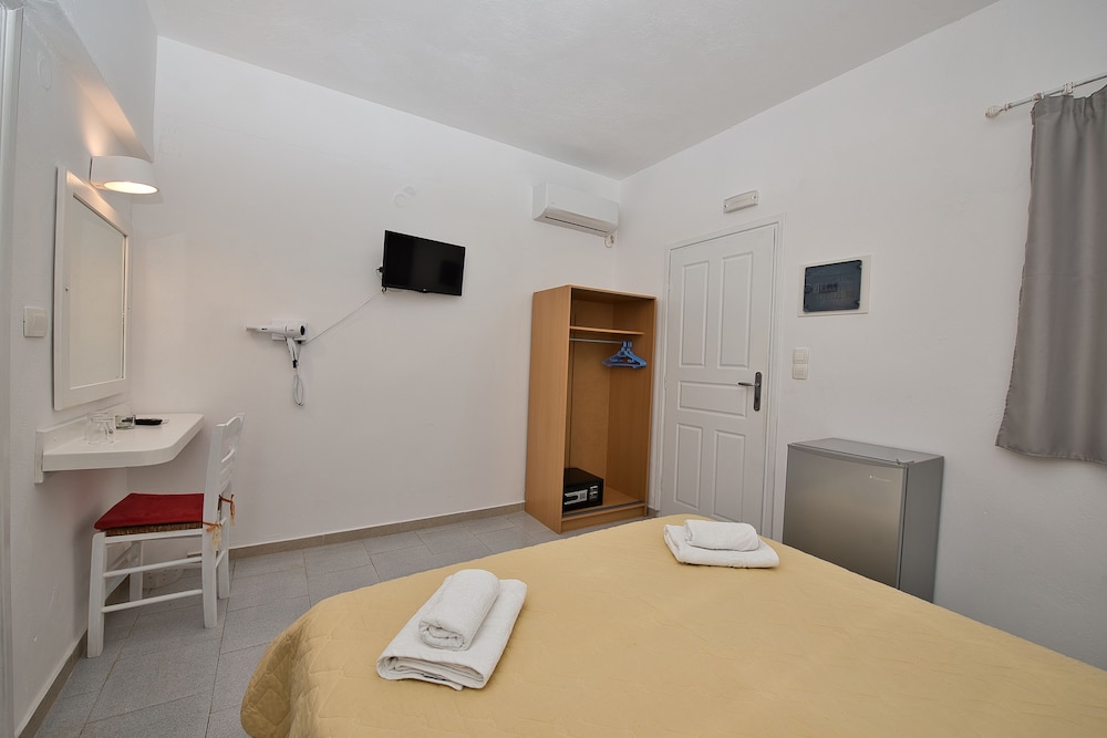 Standard Room, Pool View - Photo 4