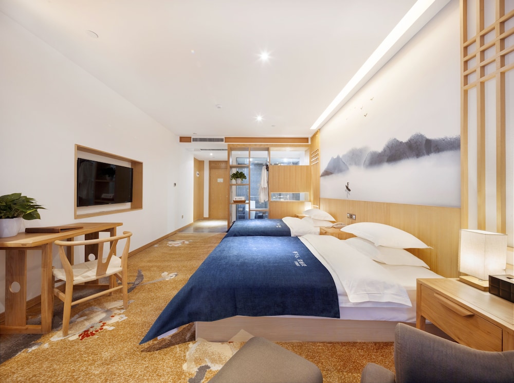 Classic Double Room, Non Smoking (Mainland China Citizens Only) photo 3