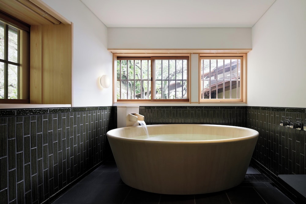 Club Suite, 2 Twin Beds - Photo 13