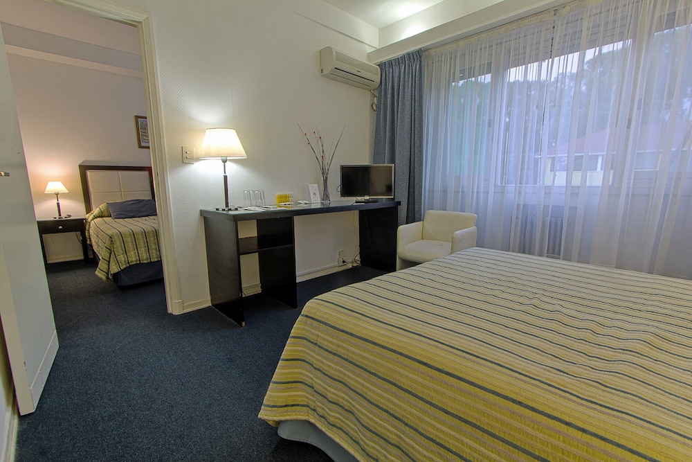 Family Room, 2 Bedrooms