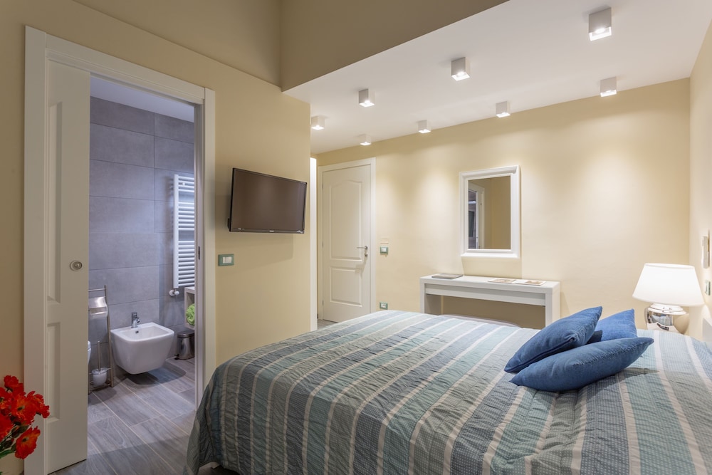 Double Room (Leonardo)