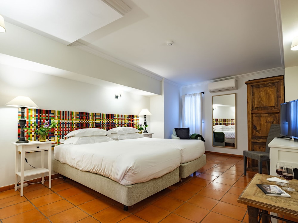 Classic Double or Twin Room - Photo 1
