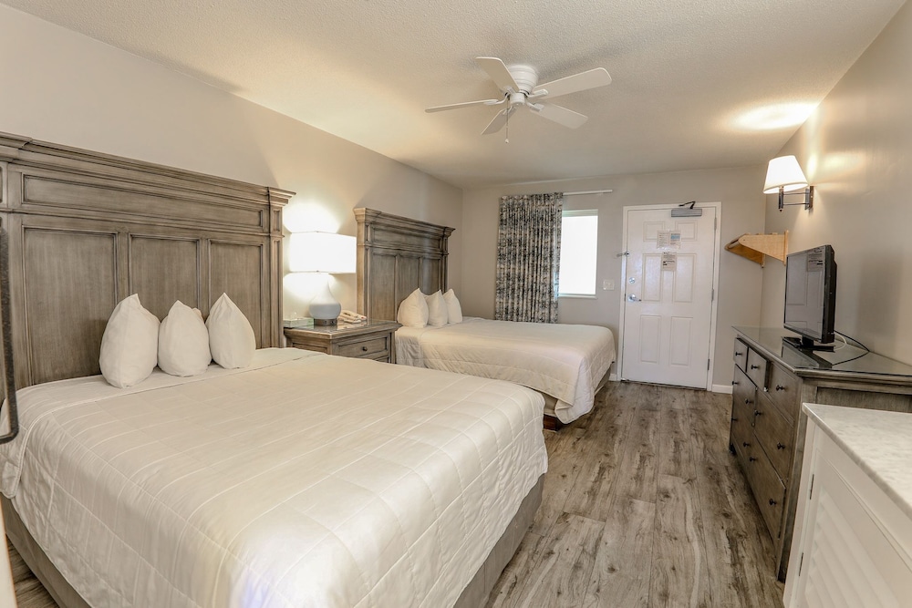 Double Room, Multiple Beds, Kitchen, Beach View
