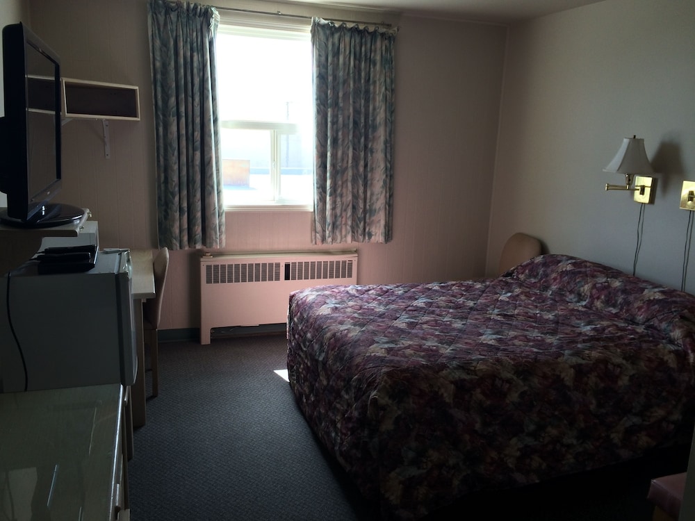 Standard Room, 1 Queen Bed