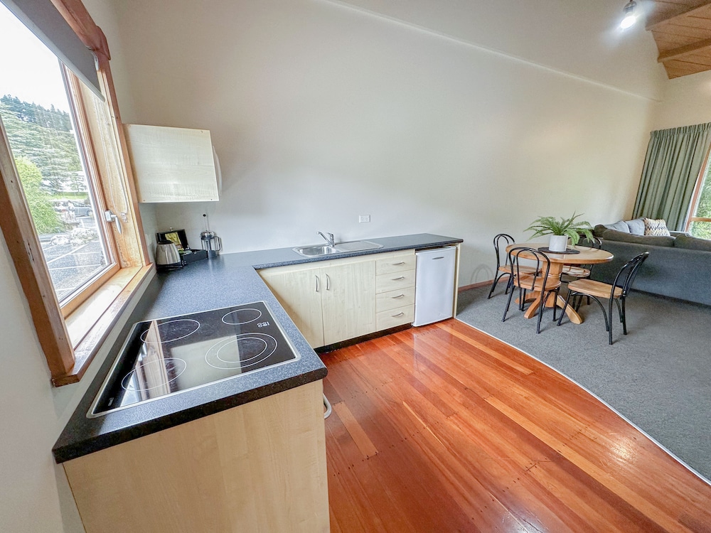 2 Bed River View Apartment photo 2