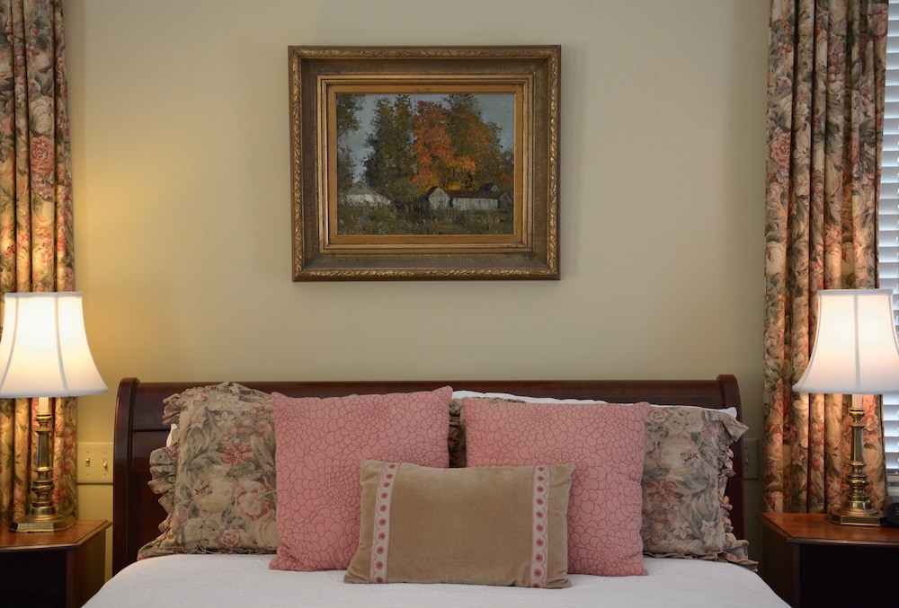 Traditional Double Room, 1 Queen Bed - Anna Houston - 2nd Floor No Elevator