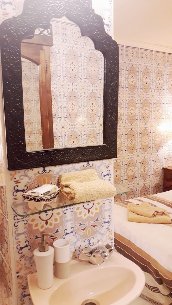 Comfort Double Or Twin Room, 2 Twin Beds (Rose Rouge) photo 3