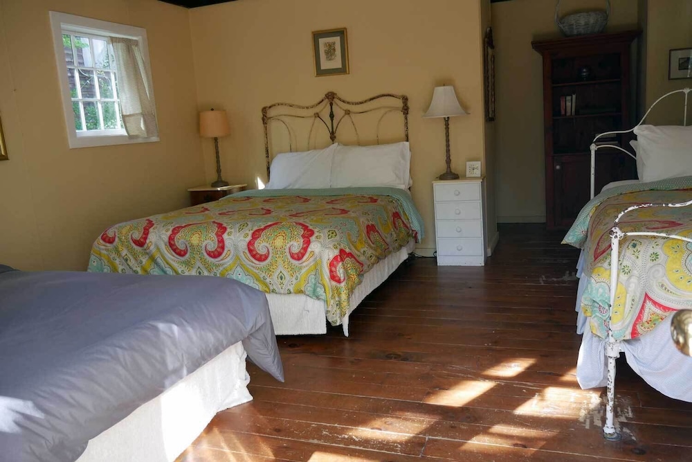 Family Room, Multiple Beds