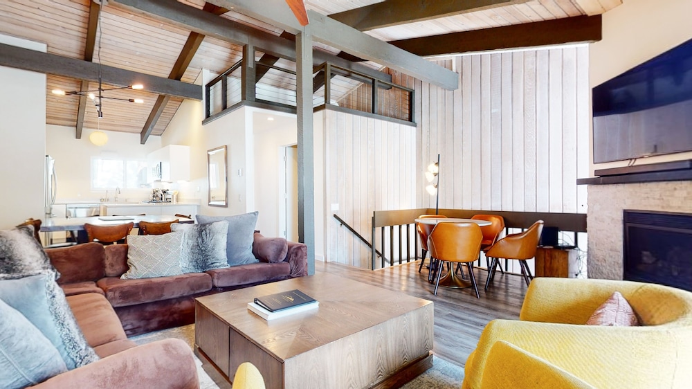 Condo, Multiple Beds, Patio, Mountain View (Mid Century Modern Cabin) photo 3