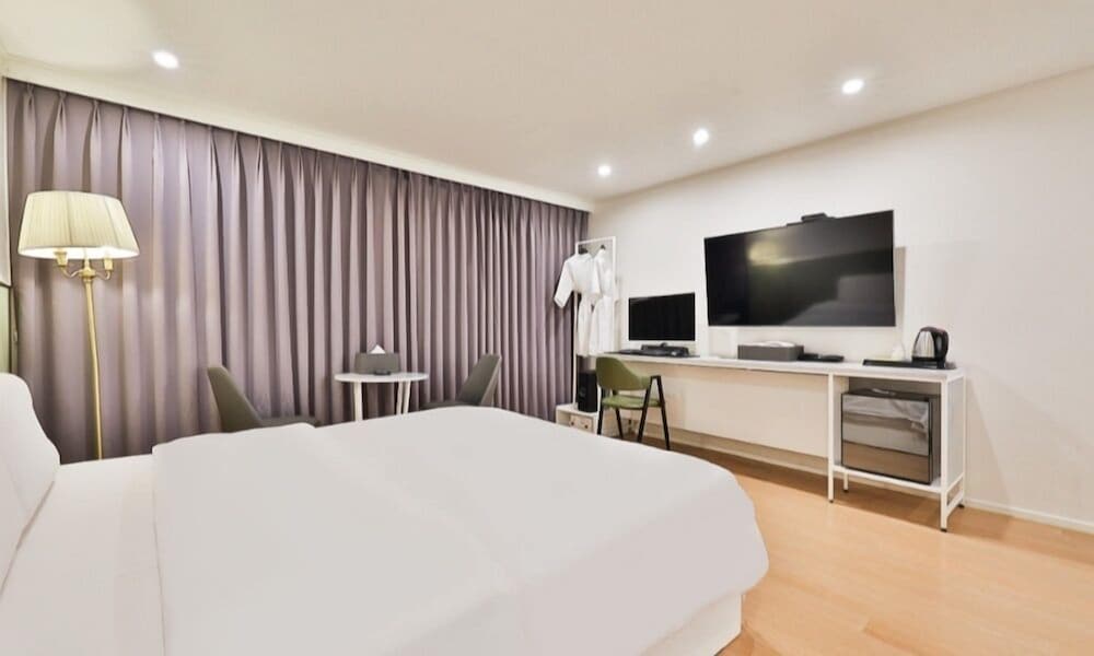 Standard Double Room - Photo 5