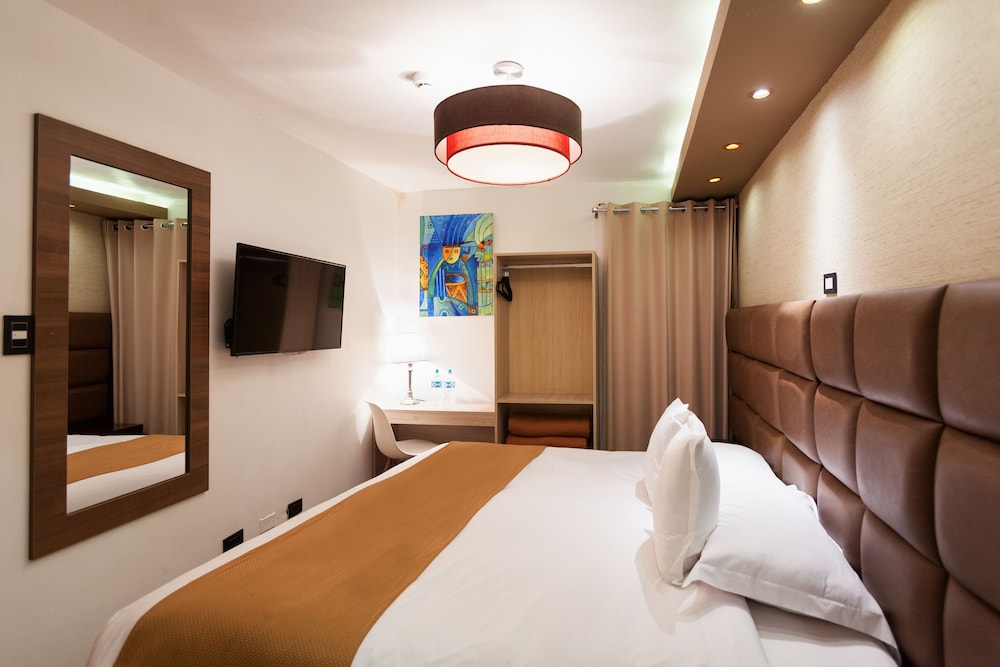 Junior Suite, 1 Queen Bed, Tower photo 2