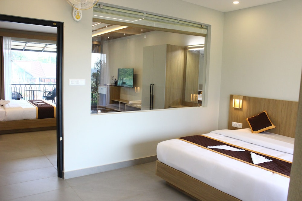 Family Suite, Balcony, Courtyard View photo 1