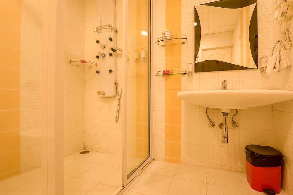 Deluxe Suite photo 3