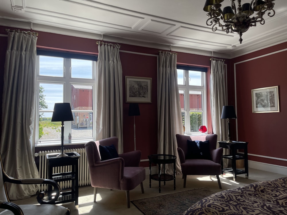 Deluxe Suite photo 3