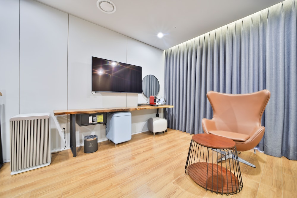 Signature Premium Room - Photo 11
