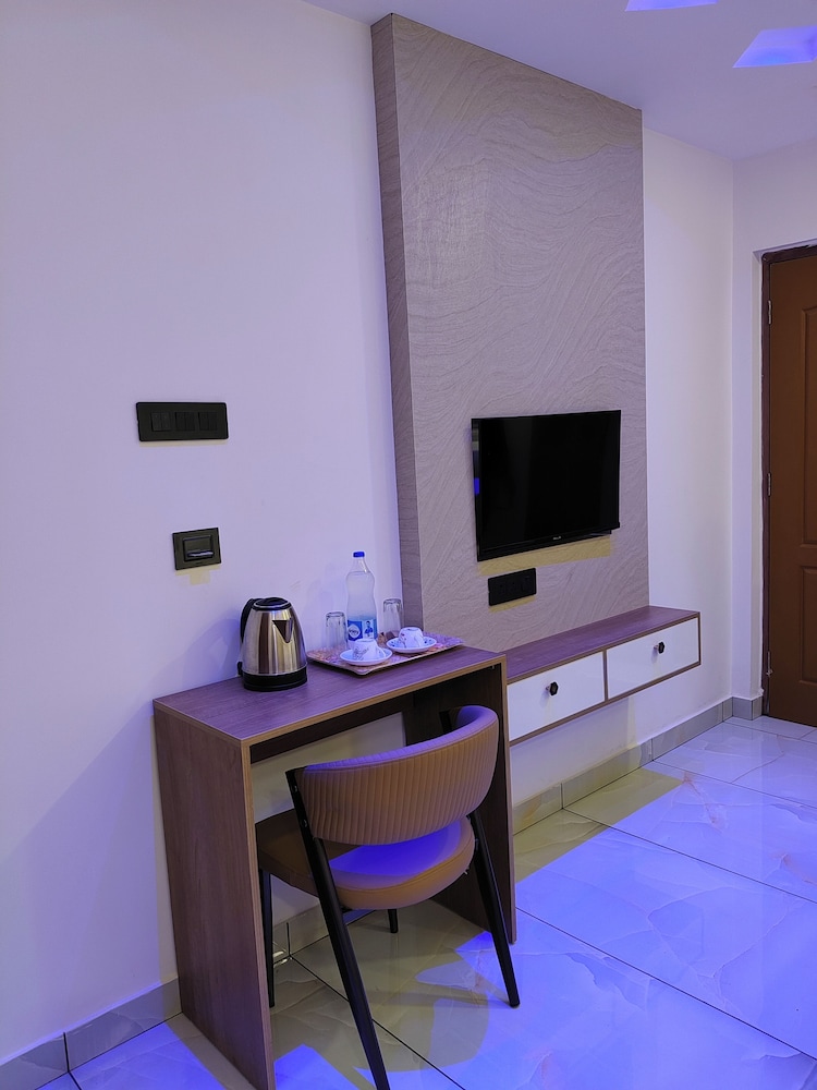 Family Double or Twin Room, Balcony photo 2