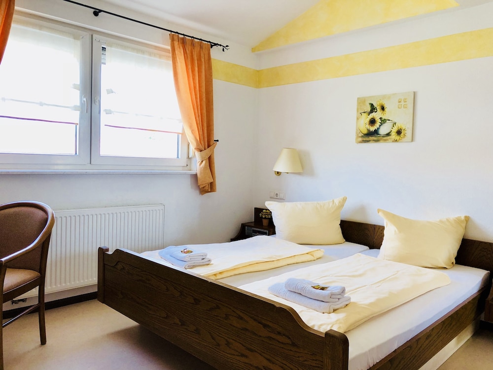 Single Room photo 2