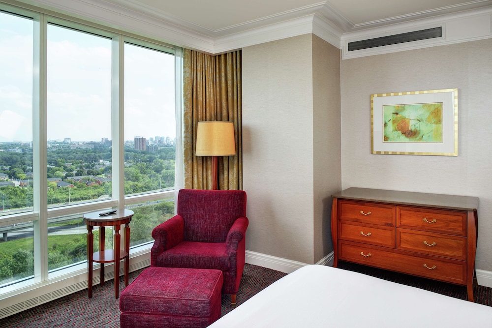 1 Bedroom Suite, 1 King Bed, Lake View - Photo 6