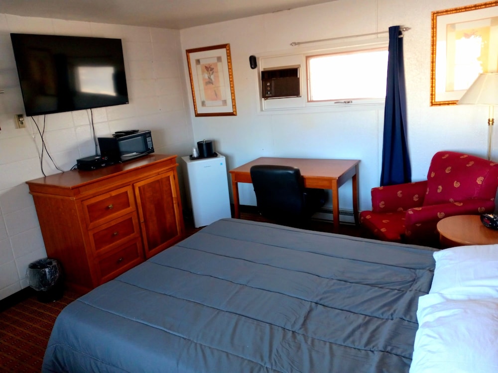 Standard Room, 1 Queen Bed photo 2