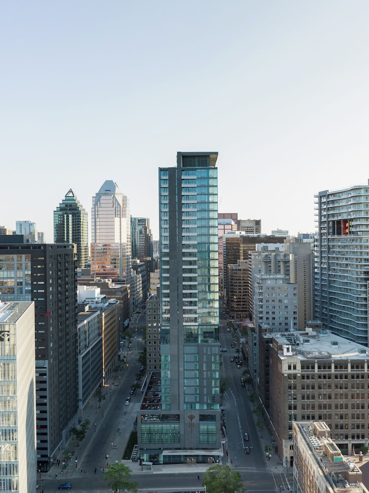 Suite, 1 King Bed, City View