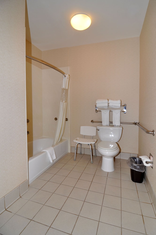 Standard Room, 2 Queen Beds, Accessible Bathtub, Non Smoking photo 2