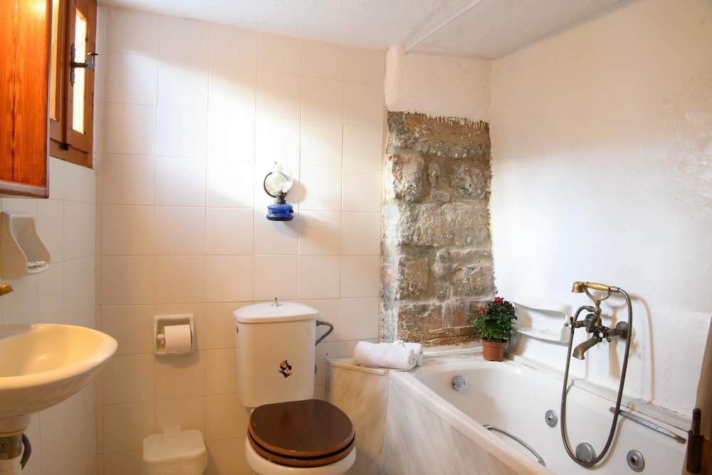 House, 1 Bedroom, Private Pool (Erato) - Photo 32