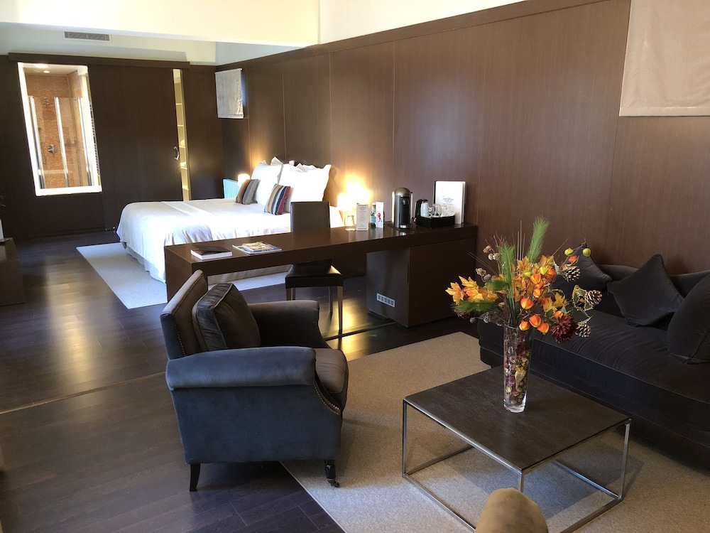 Suite with Spa Bath photo 1