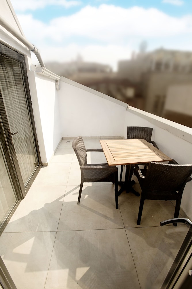 Standard Suite, 1 Bedroom photo 2