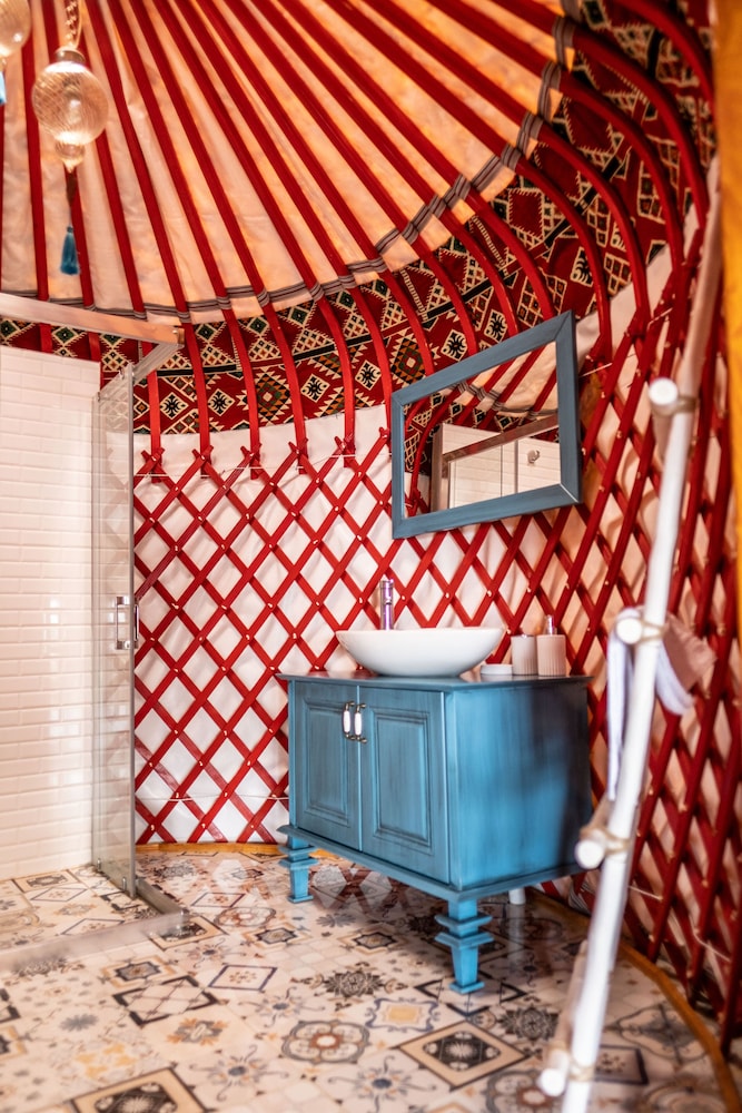 Honeymoon Tent photo 3