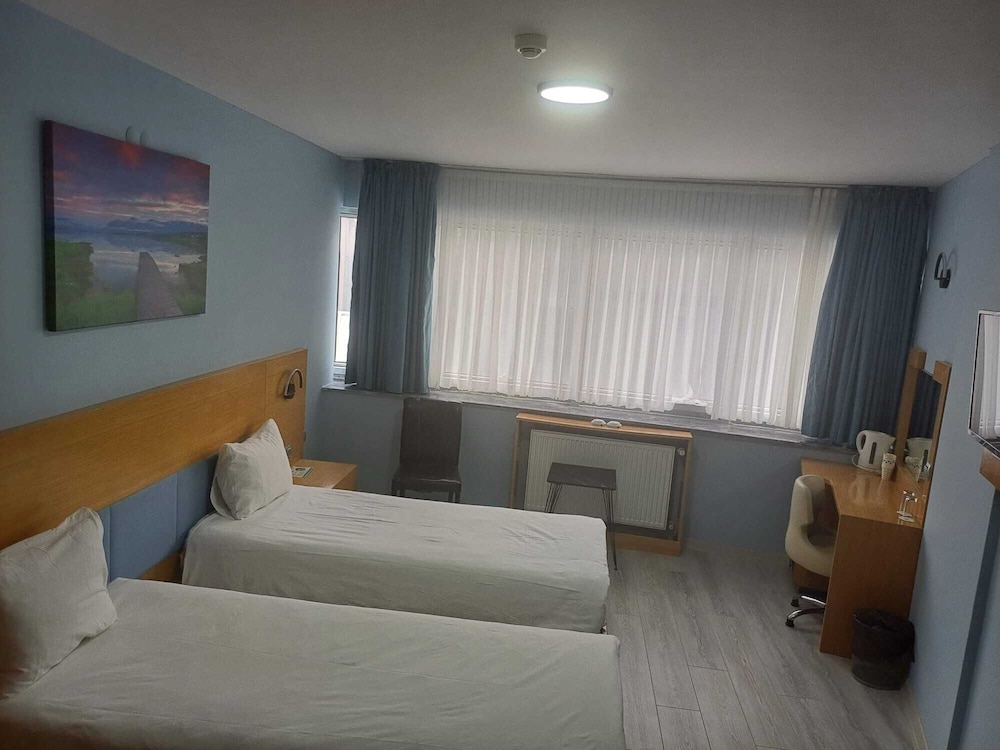 Standard Twin Room photo 2