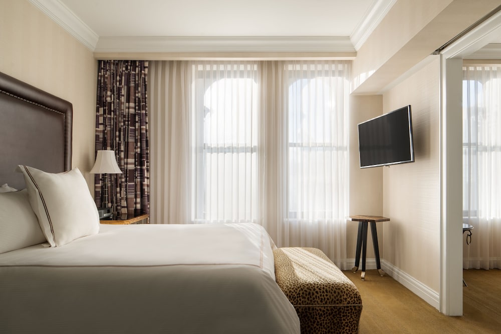 Penthouse Suite