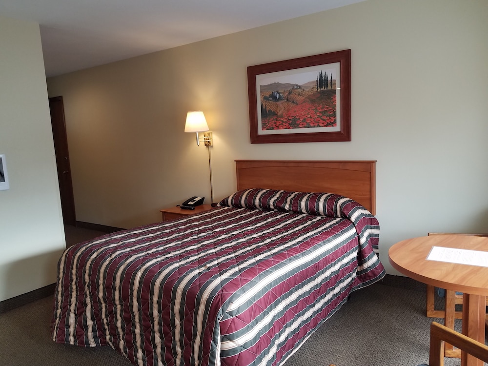 1 Queen Poolside, includes Seasonal Timbavati Wildlife Park