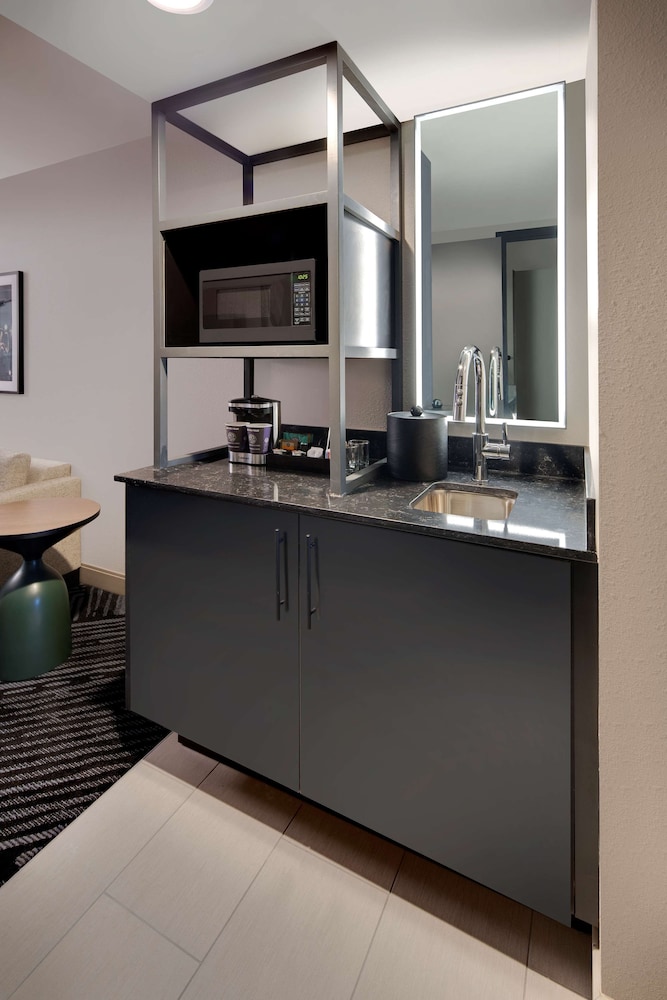 Suite, Non Smoking - Photo 5
