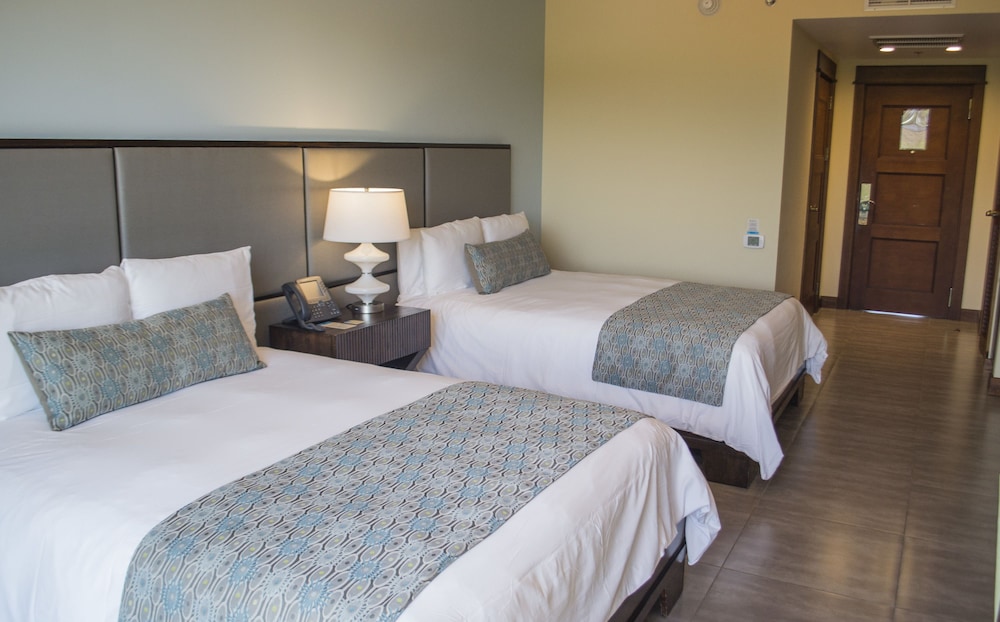 Room, 2 Queen Beds (Limited View)