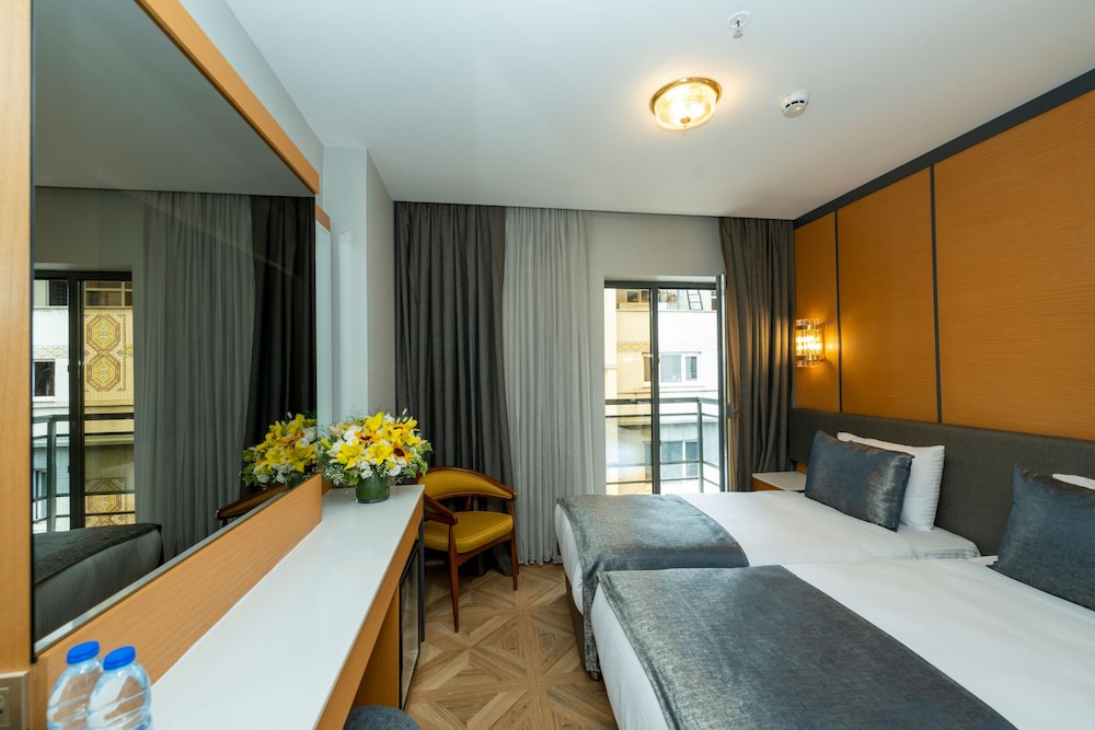 Luxury Double or Twin Room, Balcony photo 1