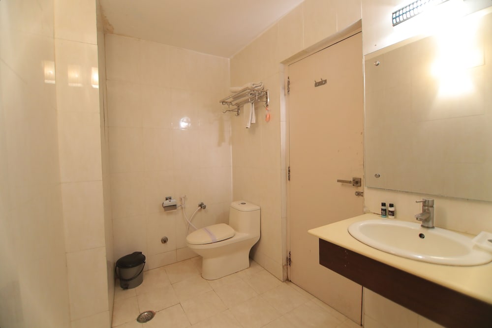 Deluxe Room - Photo 3