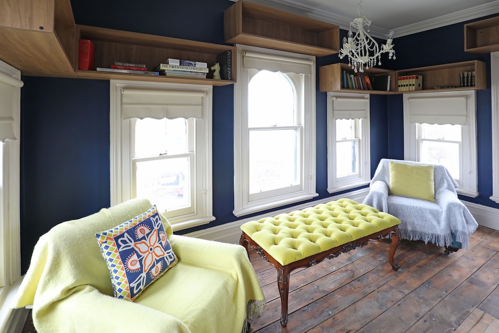 Tower Suite - Photo 8