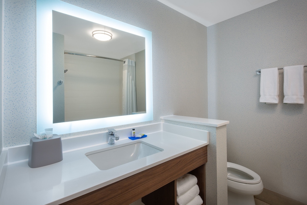 Standard Room, 1 King Bed, Mobility Accessible, Non Smoking (Communications) - Photo 2